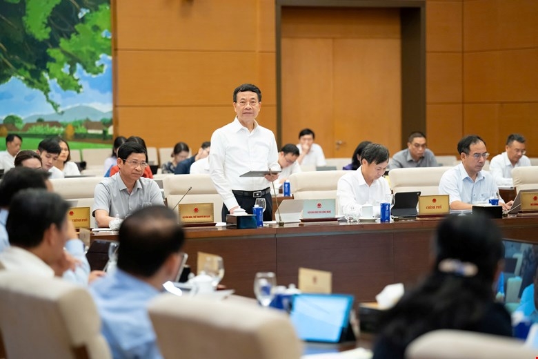 Bộ trưởng Bộ KH-CN Nguyễn Mạnh Hùng phát biểu tại phiên họp của Ủy ban Thường vụ Quốc hội. Ảnh: Quốc hội