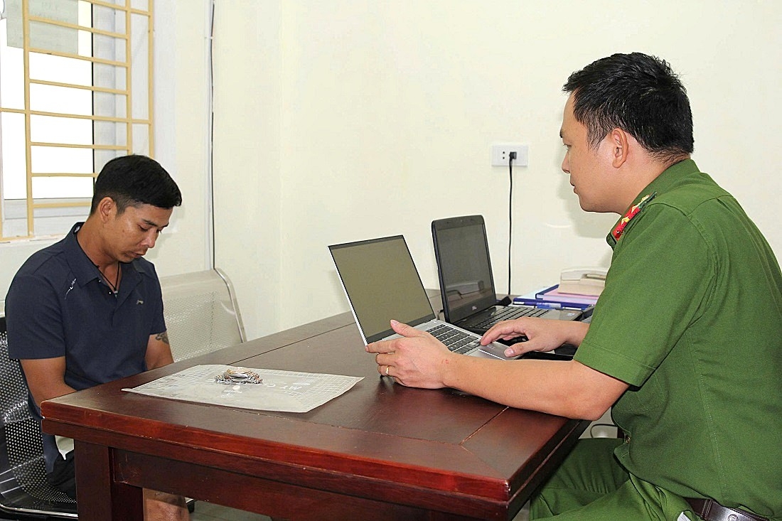 Đối tượng Nguyễn Văn Côi tại cơ quan công an. Ảnh: P.Thủy.