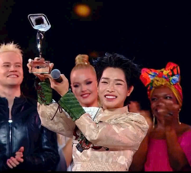 Đức Phúc trong giây phút đăng quang Ngôi vị cao nhất tại Intervision 2025