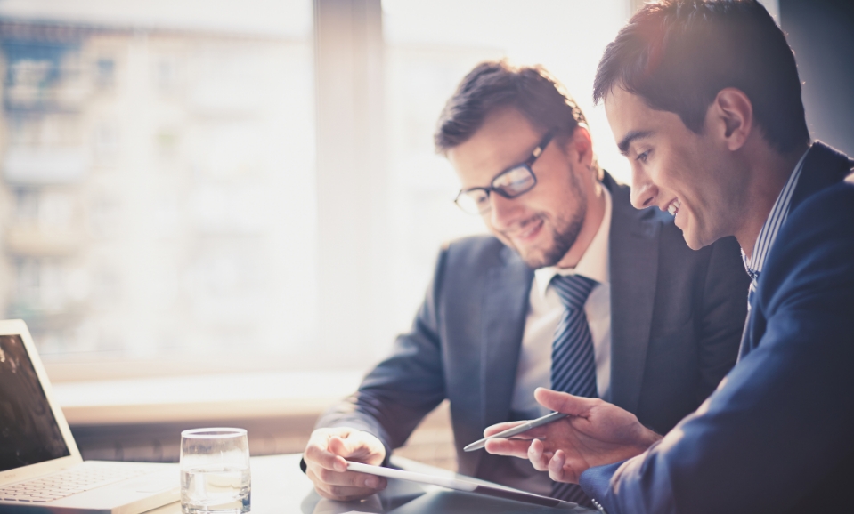 Nhà đầu tư ngoại chỉ mất 2 tuần để mở tài khoản, rót tiền vào chứng khoán Việt (Ảnh minh họa: KT)