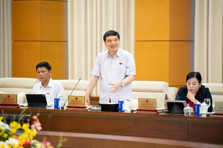 Chủ nhiệm Ủy ban Văn hóa, Xã hội Nguyễn Đắc Vinh phát biểu tại phiên họp. Ảnh: Quốc hội