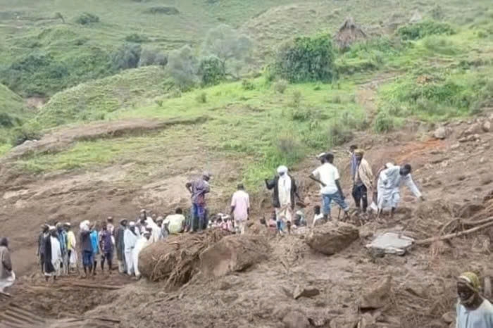 Lở đất san phẳng một ngôi làng ở Sudan, khiến hơn 370 người thiệt mạng. Ảnh: AJ.