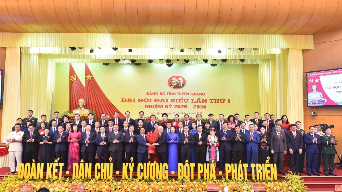 Ra mắt Ban chấp hành Đảng bộ tỉnh Tuyên Quang khóa I - nhiệm kỳ 2025-2030