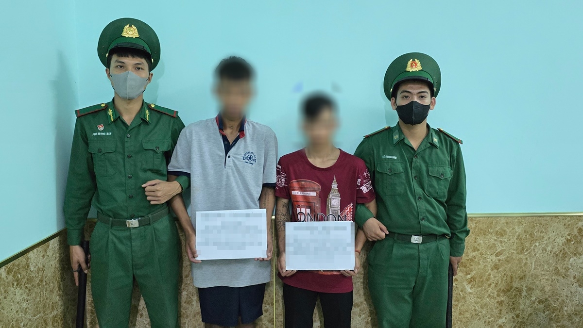 Các đối tượng trộm cấp tài sản bị lực lượng Đồn Biên phòng Nhà Mát bắt giữ