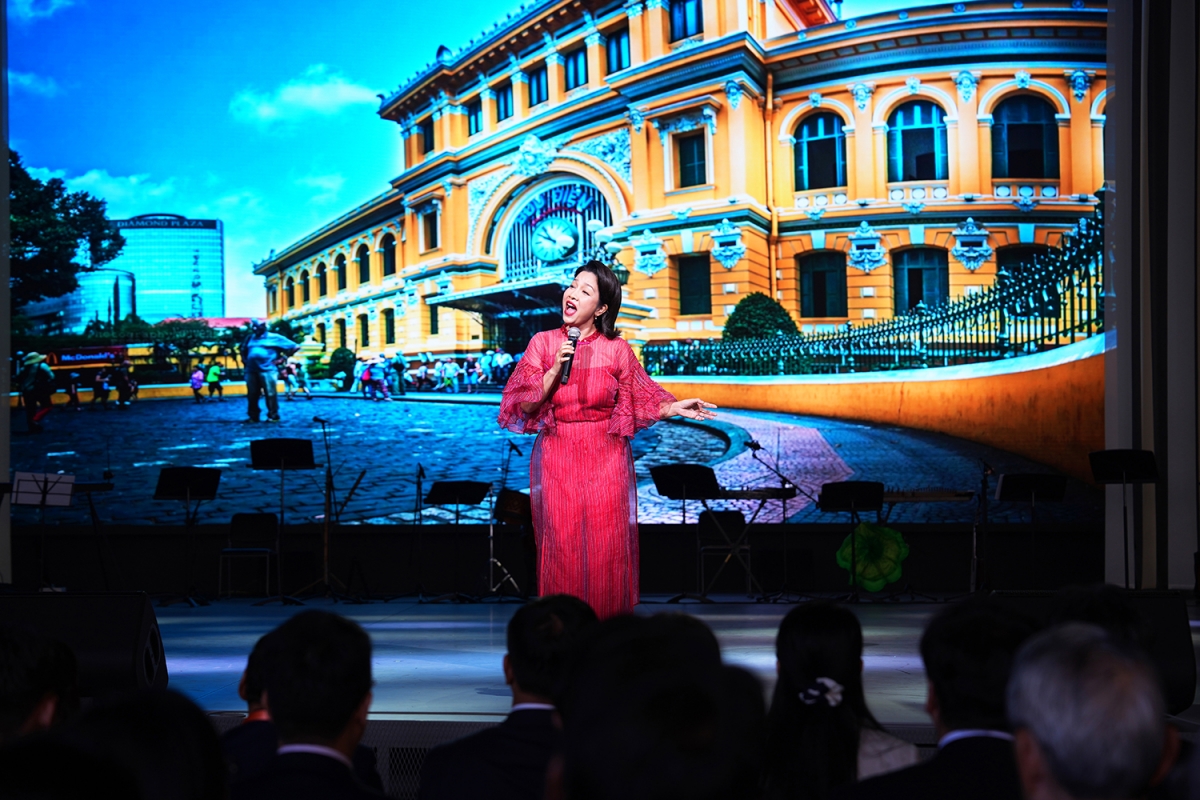 Mỹ Linh được chọn là gương mặt đại diện âm nhạc Việt Nam tại Expo. Ảnh: NVCC