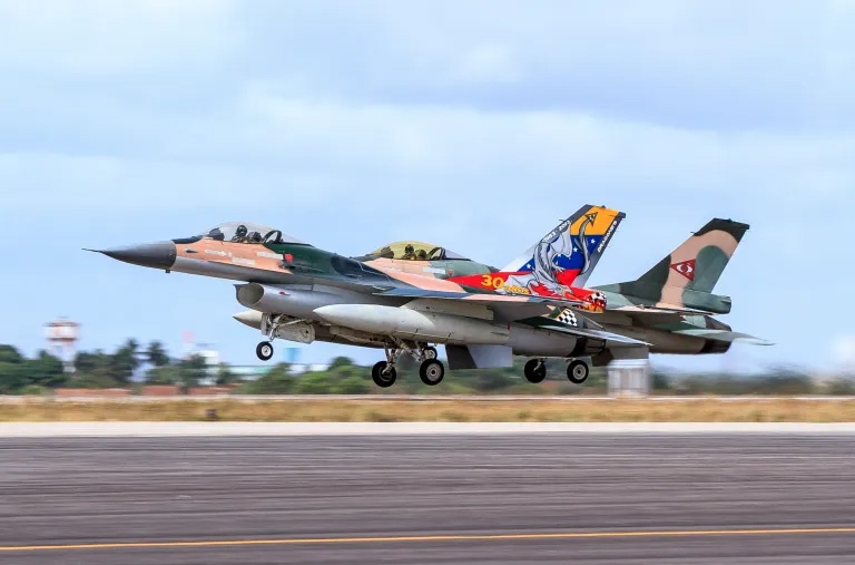 Hai tiêm kích F-16A không vũ trang của Venezuela. Ảnh: Không quân Brazil
