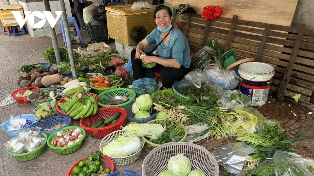 Trong bối cảnh các mặt hàng tiêu dùng thiết yếu liên tục leo thang, chi phí sinh hoạt của người dân tăng cao, việc giảm thuế thu nhập cá nhân là cần thiết.