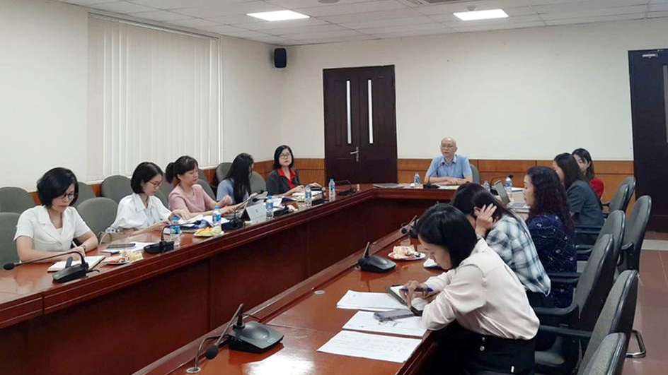 Cục Xuất nhập khẩu và Cục Thương mại điện tử và Kinh tế số (Bộ Công Thương) phối hợp với các đơn vị liên quan tổ chức cuộc họp - Ảnh: Moit