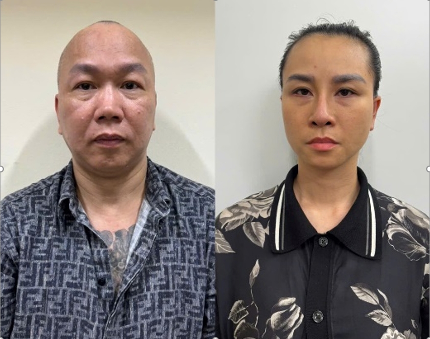 Hai vợ chồng Trung - Trang tại cơ quan Công an