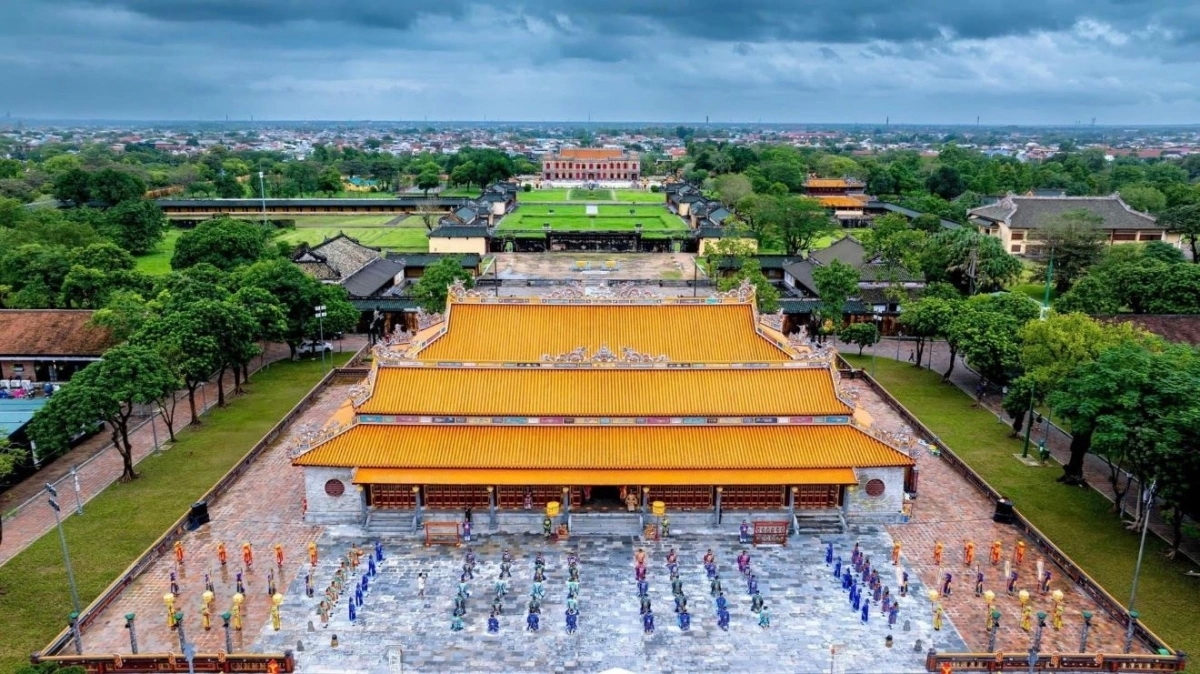 Xây dựng thành phố Huế là đô thị di sản đặc trưng của Việt Nam.