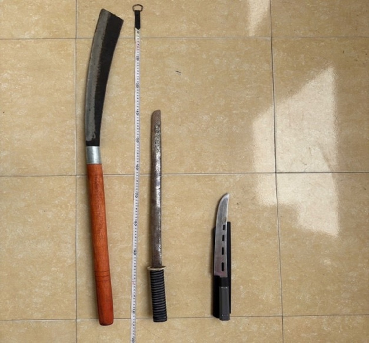 Cơ quan chức năng thu giữ tang vật