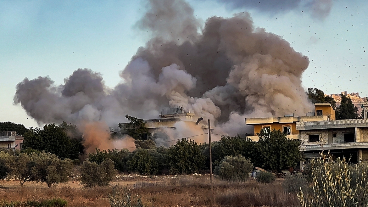 Israel không kích vào một tòa nhà tại Lebanon. Ảnh: Reuters