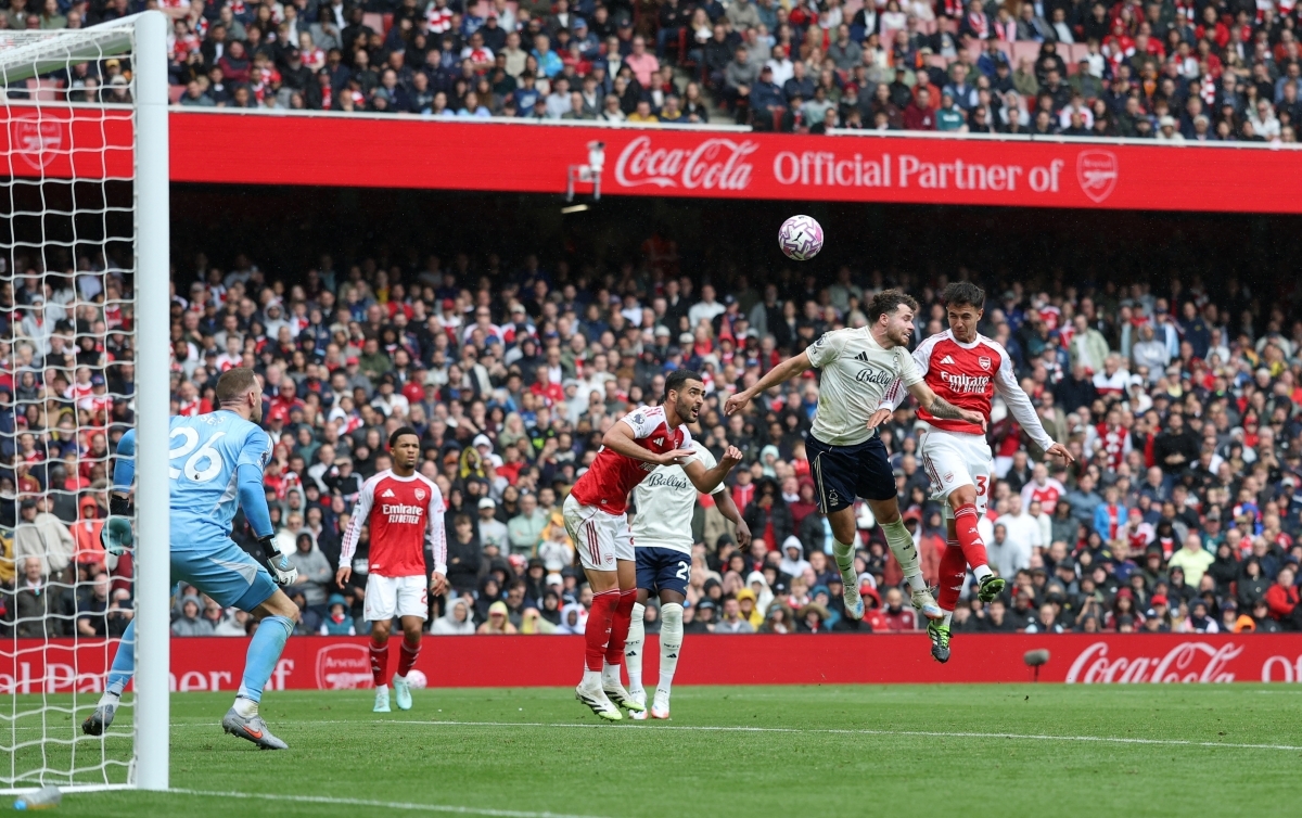 Arsenal thi đấu áp đảo trước đội khách (Ảnh: Reuters).