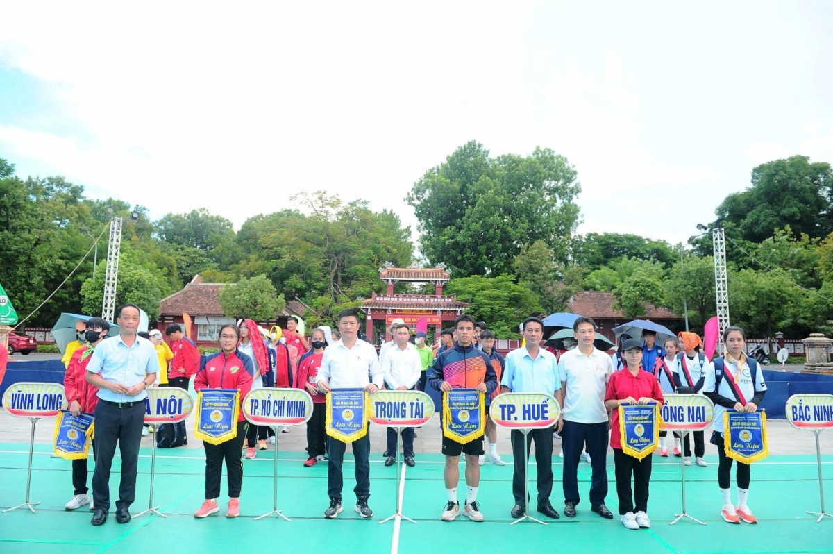 Khai mạc Giải vô địch cầu mây các đội tuyển xuất sắc Quốc gia 2025 tại Huế