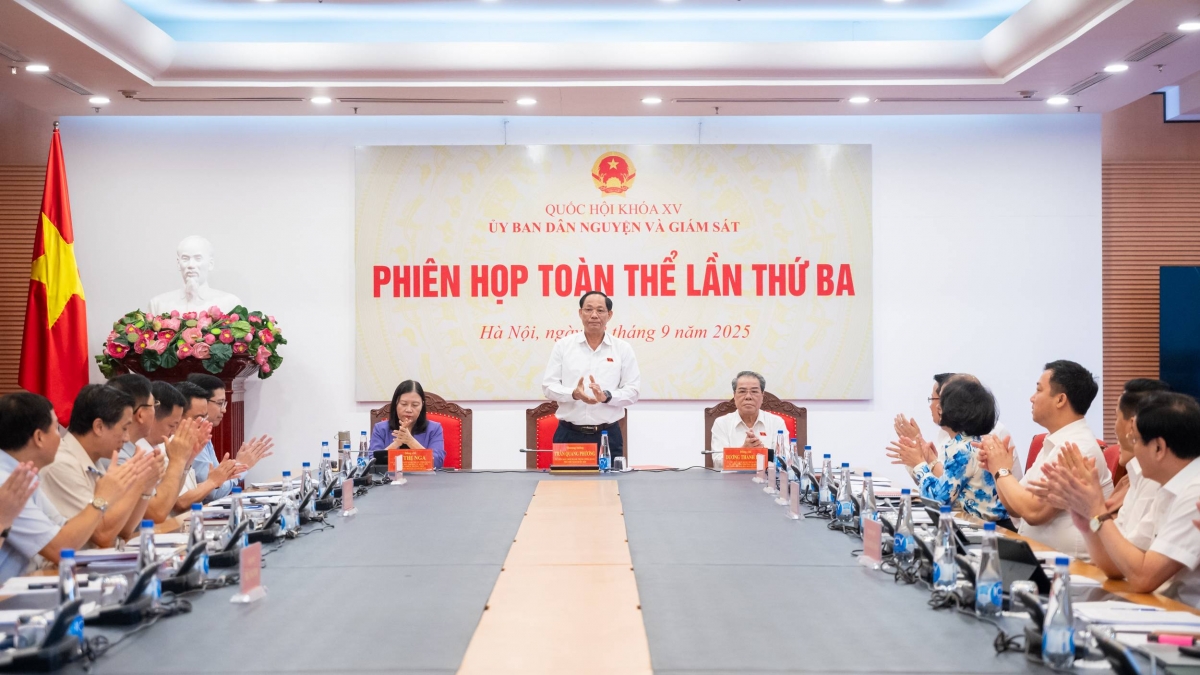 Phó Chủ tịch Quốc hội Trần Quang Phương tham dự phiên họp