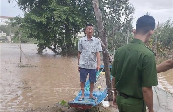 Bị can Lê Văn Mạng tại địa điểm tổ chức đưa người xuất cảnh trái phép. (Ảnh: TTXVN)