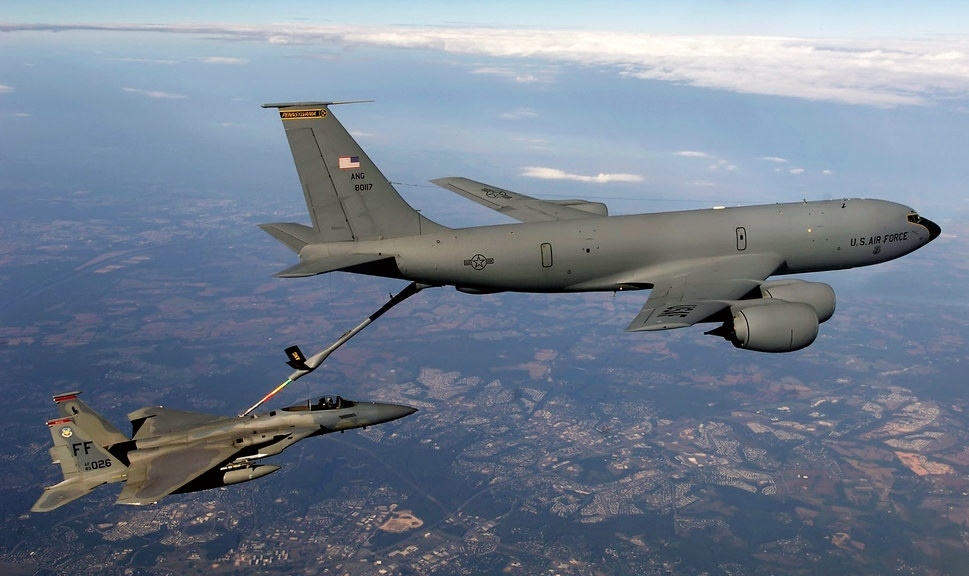 Không quân Mỹ tiếp nhiên liệu trên không cho máy bay. Ảnh: Aerospaceutah.
