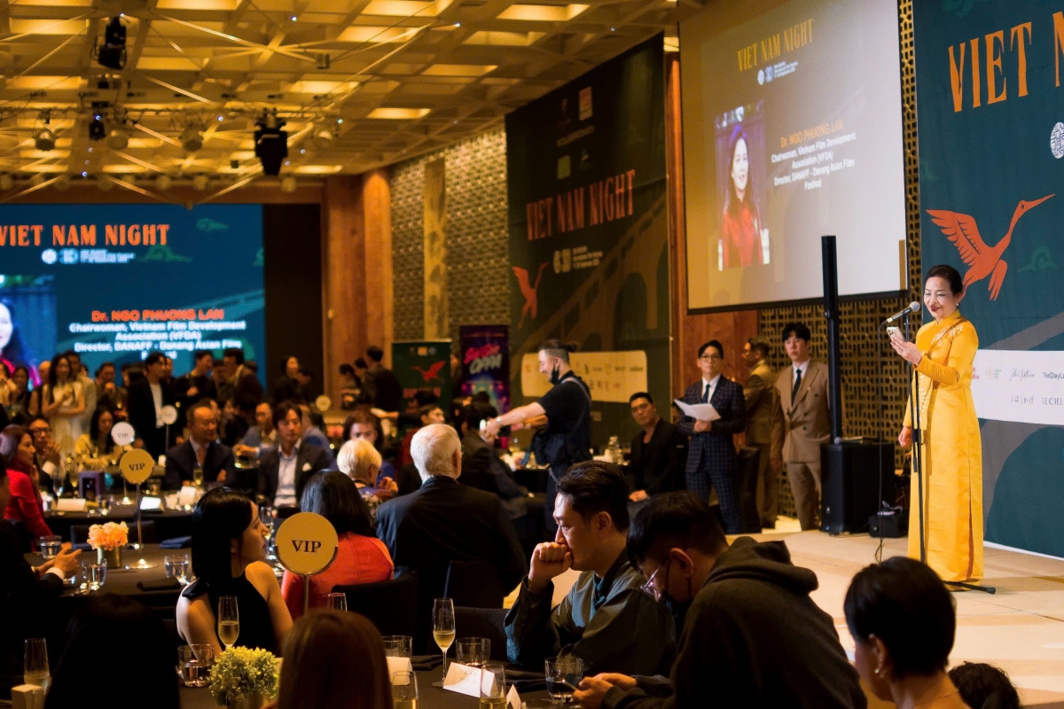TS Ngô Phương Lan phát biểu tại sự kiện Vietnam Night