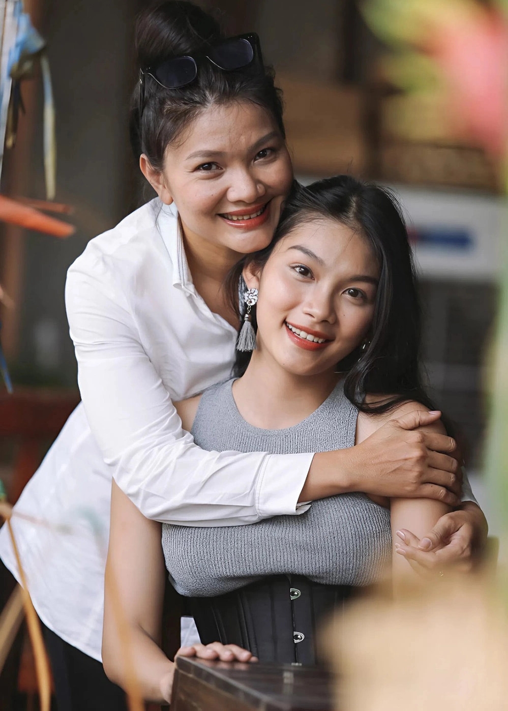 Diễn viên Kiều Trinh cho biết sau 6 năm rời showbiz con gái đầu của chị - Thanh Tú - hiện làm thiết kế đồ họa và kinh doanh, chuẩn bị kết hôn.