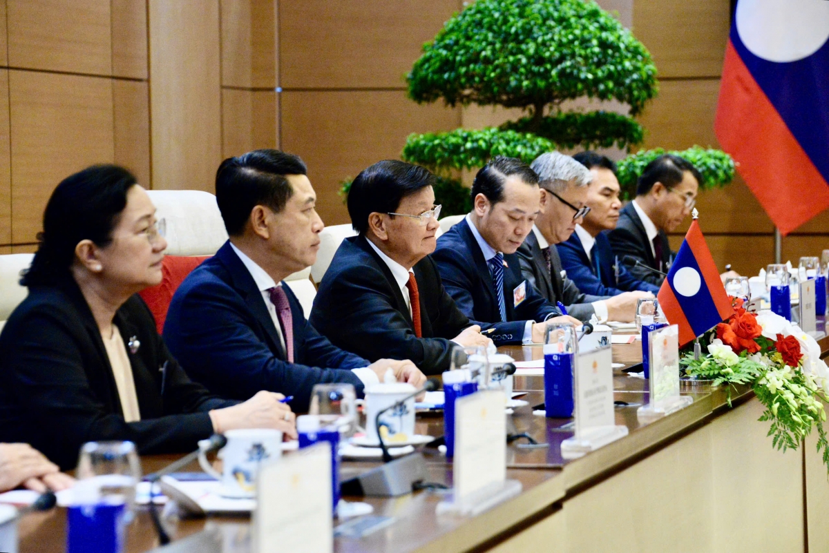 Các đại biểu tại buổi hội kiến.