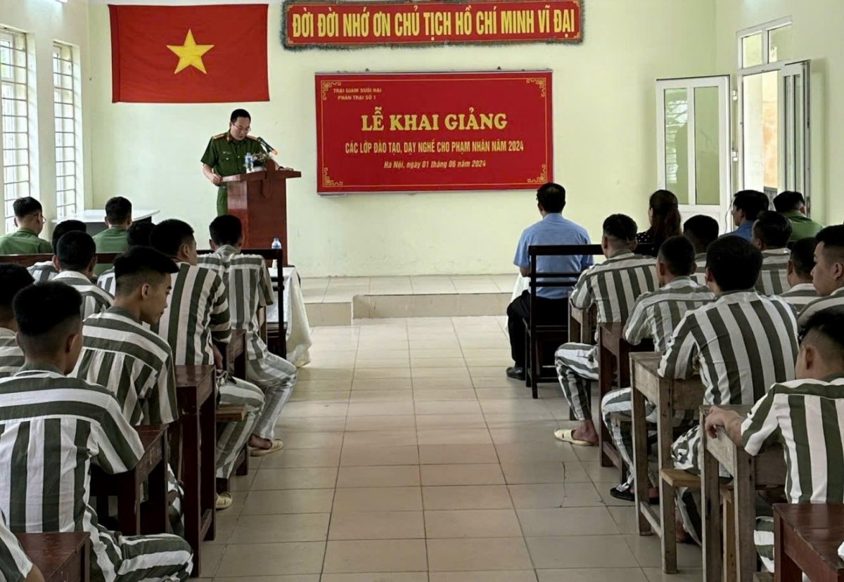 Lễ khai giảng lớp dạy nghề lao động cho phạm nhân. Ảnh: CTV