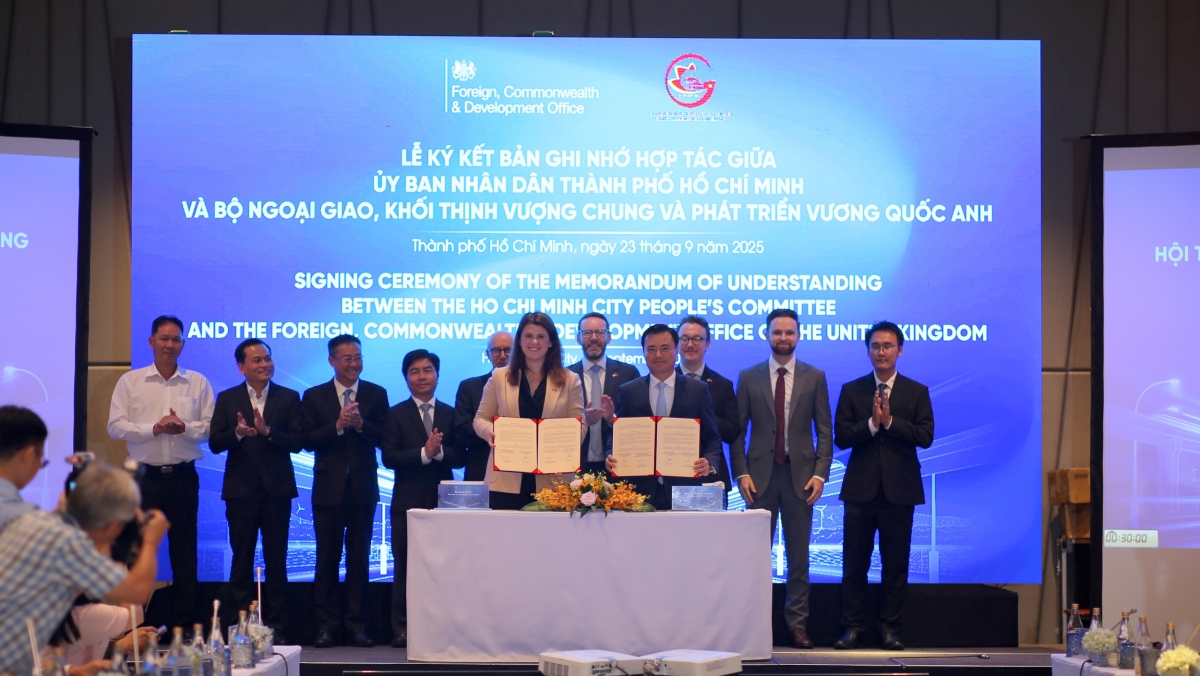 Quang cảnh lễ ký kết