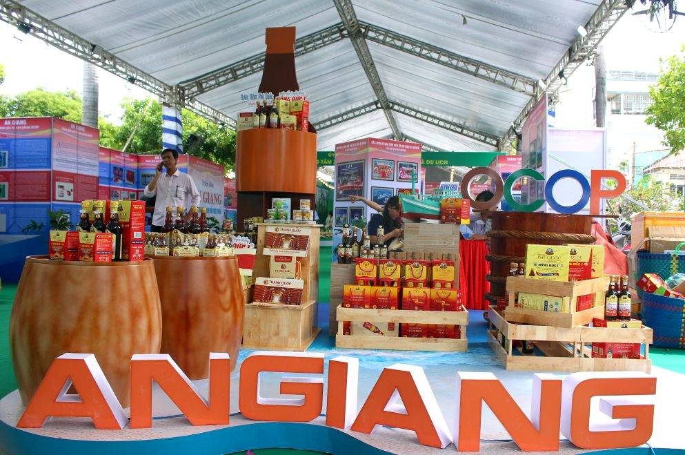 Hàng chục sản phẩm OCOP của An Giang trưng bày tại Diễn đàn kết nối sản phẩm OCOP vùng ĐBSCL năm 2025