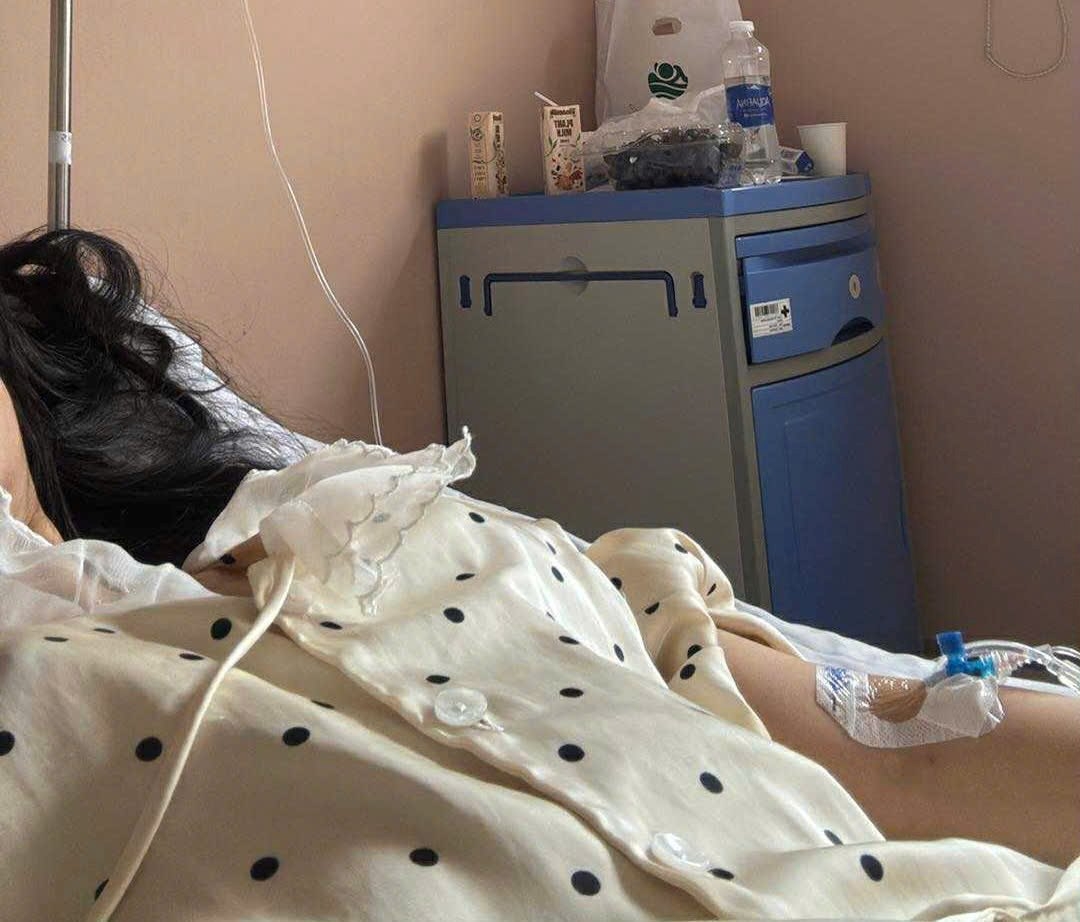 Một bệnh nhân nghi ngộ độc bánh mì đang nằm viện theo dõi tại cơ sở y tế (Ảnh NVCC)