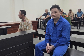 Hai bị cáo tại tòa. Ảnh: TN