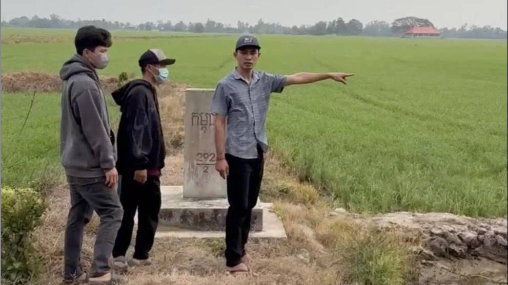 Võ Chí Linh đưa người vượt biên trái phép ở khu vực cột mốc 292/2 (Ảnh: CTV)