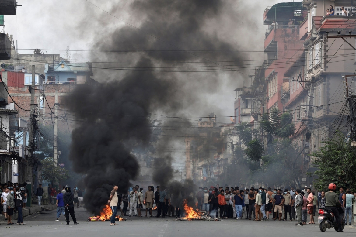 Làn sóng biểu tình lan rộng ở Nepal. Ảnh: Reuters