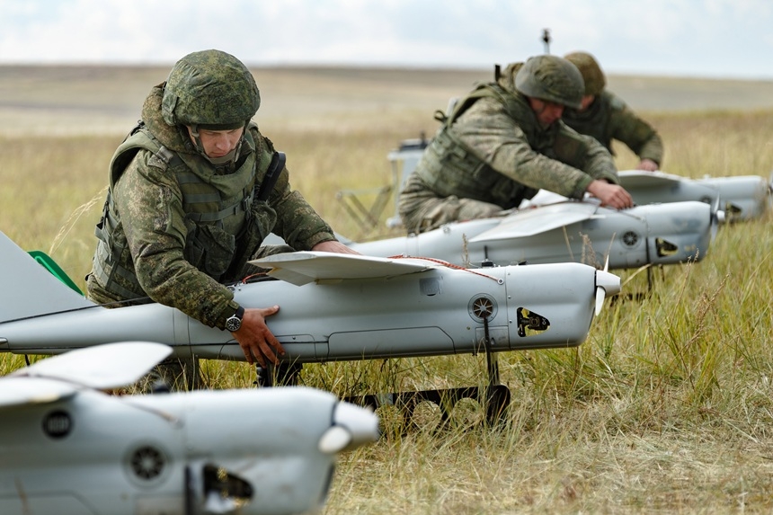 NATO lúng túng trước UAV giá rẻ xâm nhập không phận Ba Lan. Ảnh: The Times