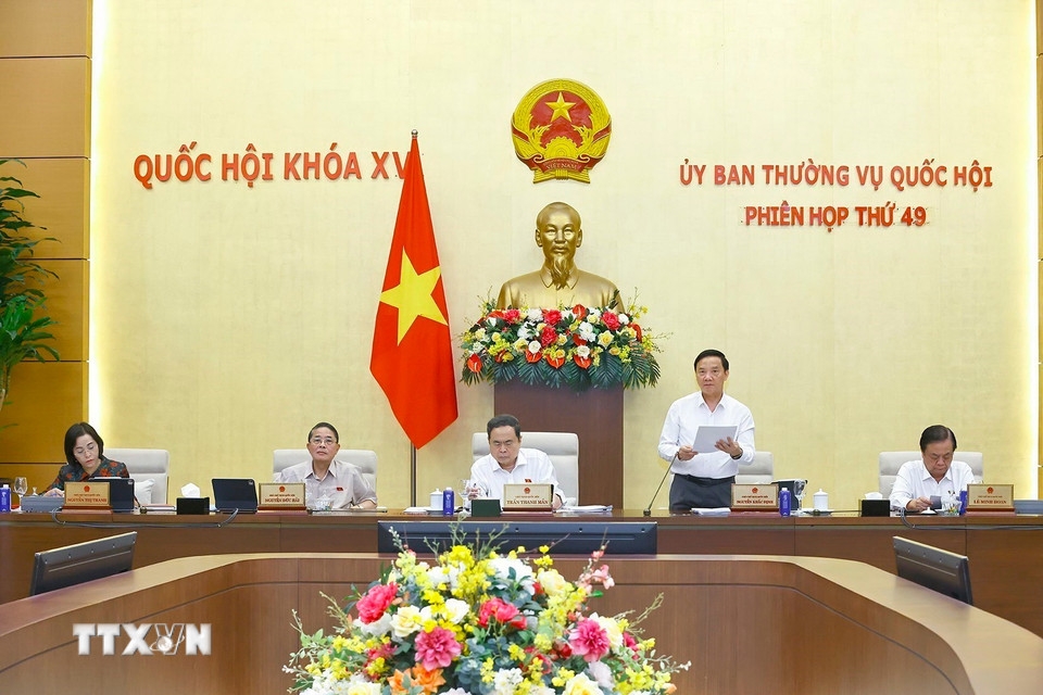 Phiên họp thứ 49 Ủy ban Thường vụ Quốc hội diễn ra chiều 25/9. Ảnh TTXVN