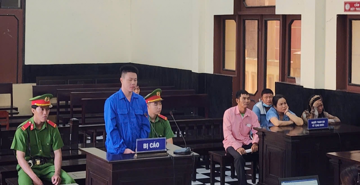 Phiên tòa xét xử vụ án lừa đảo người bán gà đối với bị cáo Phạm Tuấn Khanh.