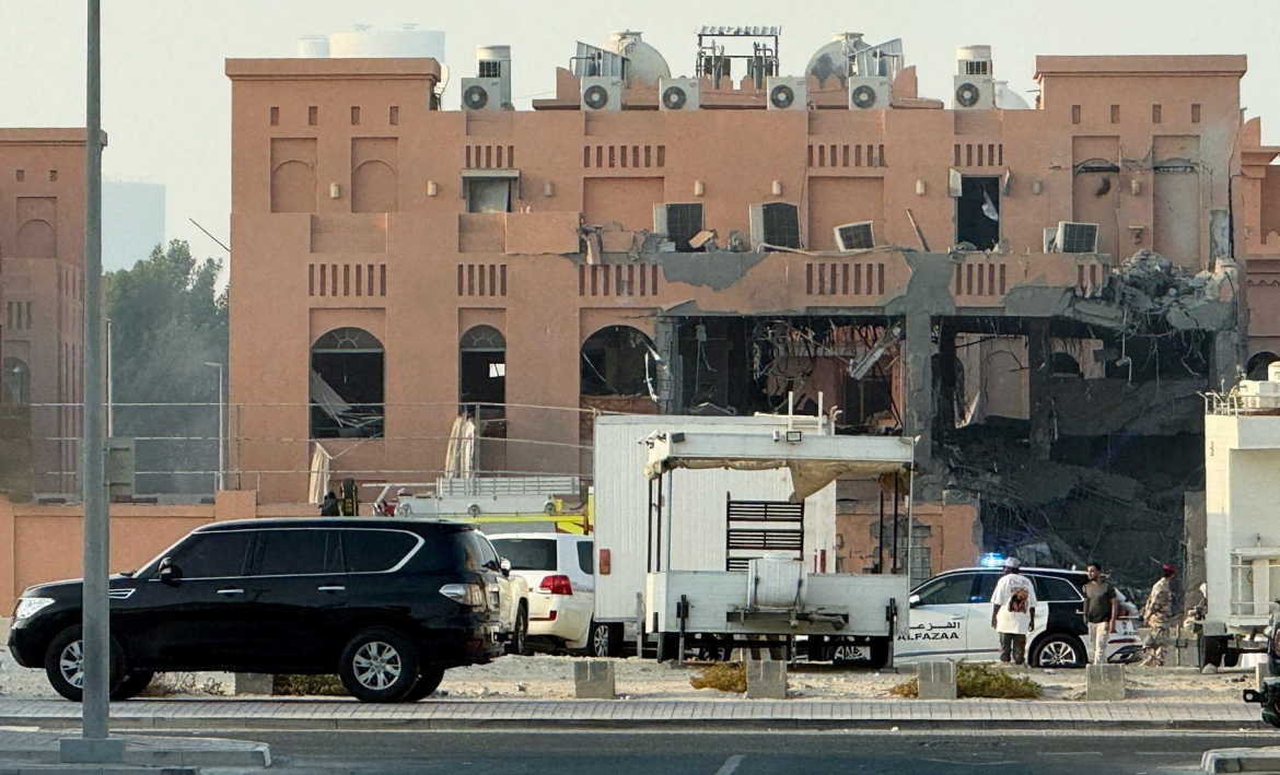 Tòa nhà bị hư hại sau cuộc tấn công của Israel nhằm vào các nhà lãnh đạo Hamas ở Qatar. Ảnh: Reuters.