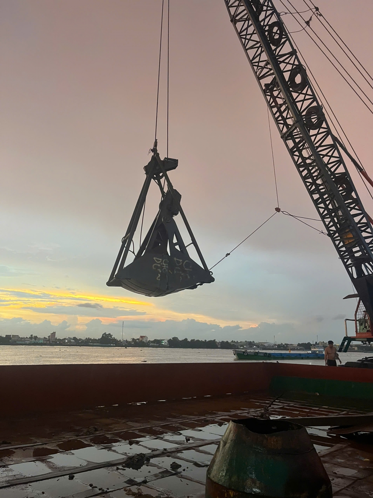 Qua kiểm tra hầu hết các mỏ cát đều khai thác đúng quy định
 