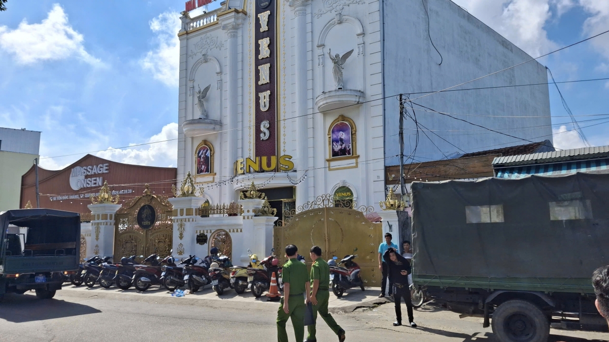 Quán karaoke Venus ở số 100 Tôn Đức Thắng, phường Nghĩa Lộ, tỉnh Quảng Ngãi