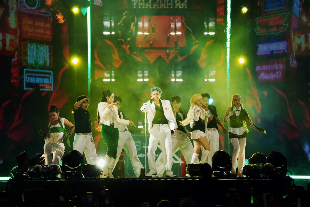 Quang Hùng MasterD mang tới BIDV Music Festival hàng loạt bản hit: Tình đầu quá chén, Thuỷ Triều, Thả anh ra…