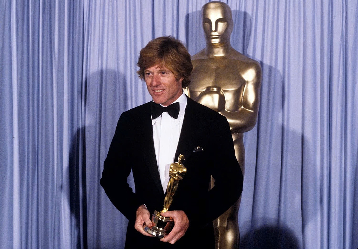 Robert Redford tại Lễ trao giải Oscar thường niên lần thứ 53, ngày 31/3/1981 ở Los Angeles, nơi ông giành giải Đạo diễn xuất sắc nhất với phim “Ordinary People”. (Ảnh: ABC)