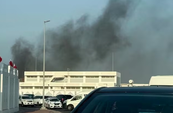 Khói bốc lên ở thủ đô Doha của Qatar sau khi Israel không kích nơi đây hôm 9/9. Ảnh: Reuters.