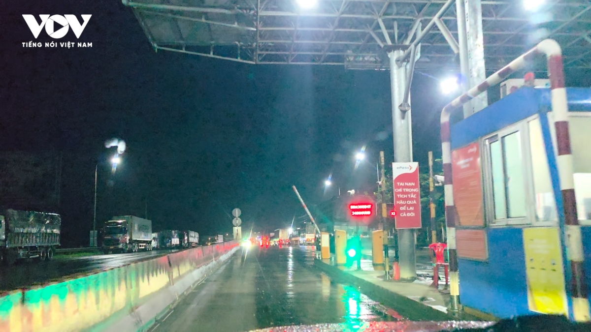 Chỉ thu tiền, không sửa đường: Nghịch lý ở "khúc ruột ung thư" Quốc lộ 14.