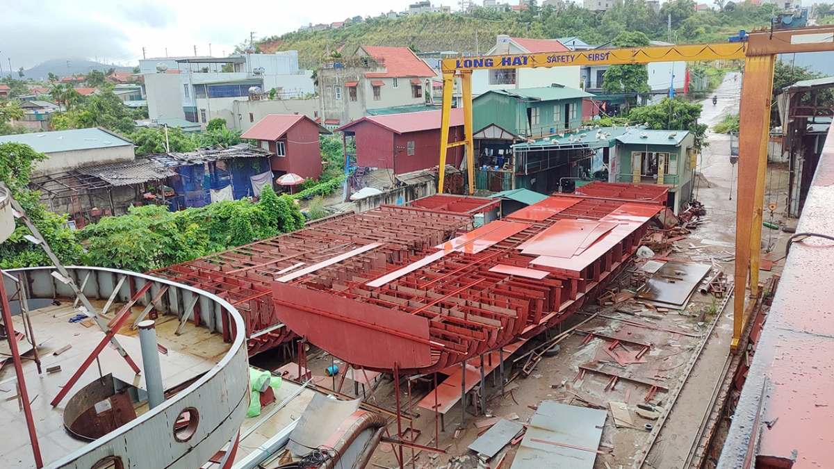 Quảng Ninh phấn đấu đến hết năm 2030, toàn bộ đội tàu vỏ gỗ đang hoạt động chở khách trên Vịnh Hạ Long sẽ được thay thế bằng vỏ thép và vật liệu tương đương