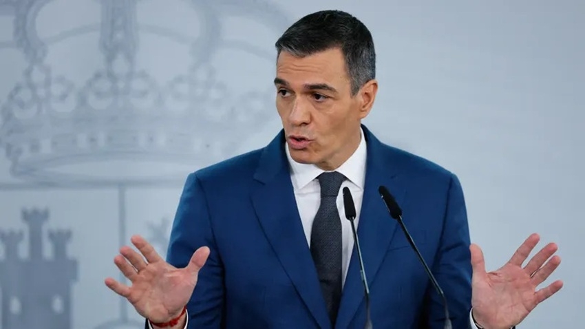 Thủ tướng Tây Ban Nha Pedro Sanchez thông báo về việc áp dụng lệnh cấm vận vũ khí vĩnh viễn đối với Israel. Ảnh: BFMTV