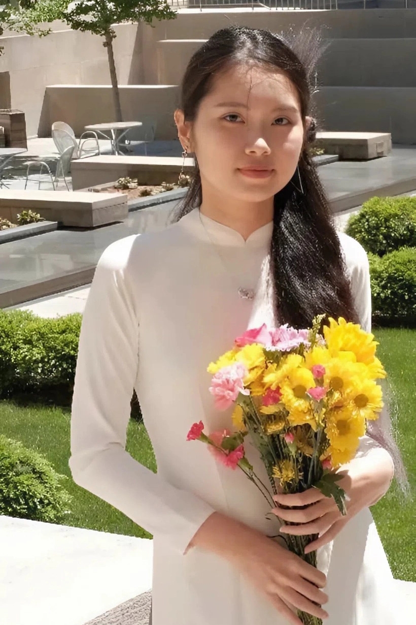 Thục Anh - con gái NSND Trung Anh - khiến gia đình tự hào khi hai lần giành học bổng chuyên ngành hóa sinh tại Mỹ.