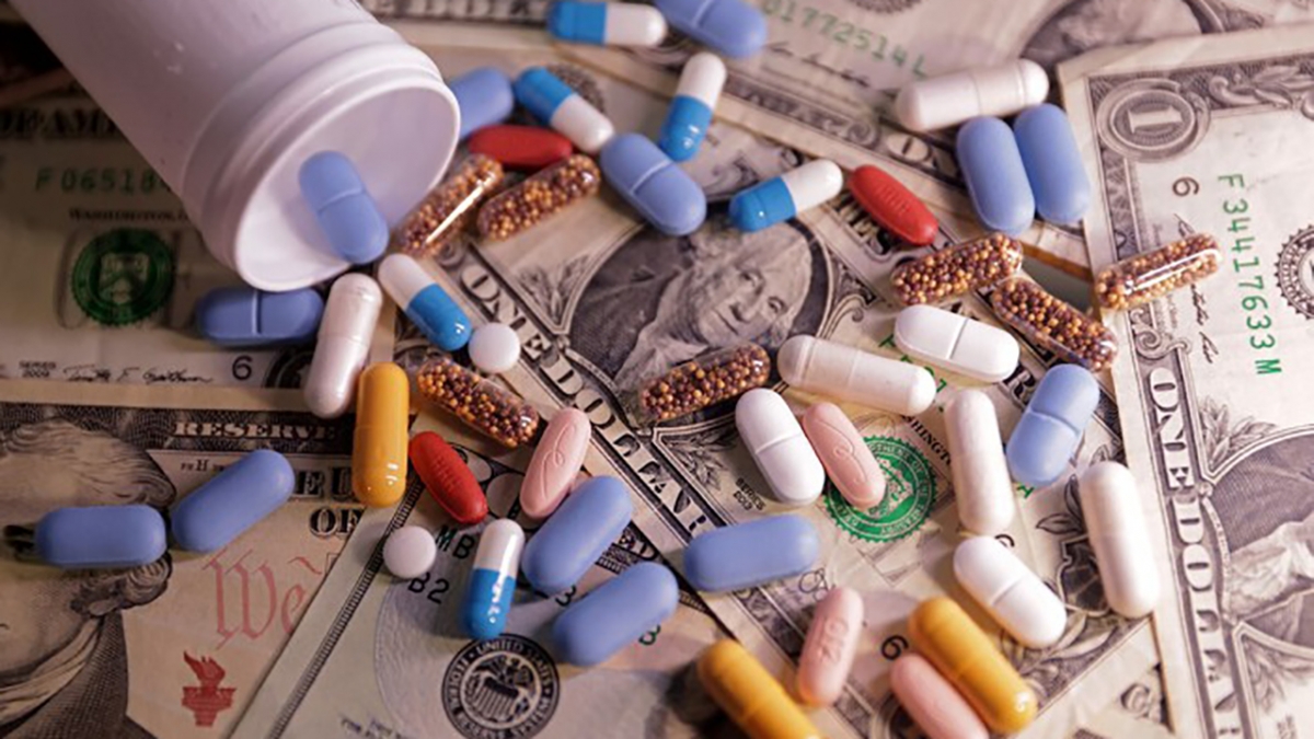 Thuế quan đối với dược phẩm có thương hiệu hoặc được cấp bằng sáng chế dự kiến có hiệu lực từ ngày 1/10. (Ảnh minh hoạ: Reuters)