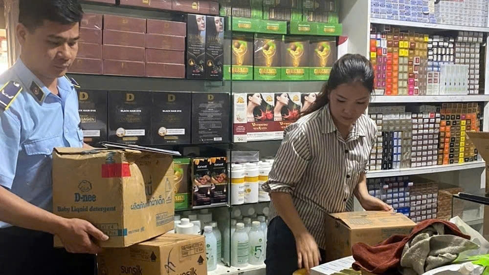 Ngành thuế đã và đang tuyên truyền, hỗ trợ người nộp thuế, đăng ký, sử dụng hóa đơn điện tử khởi tạo từ máy tính tiền. Ảnh: PV