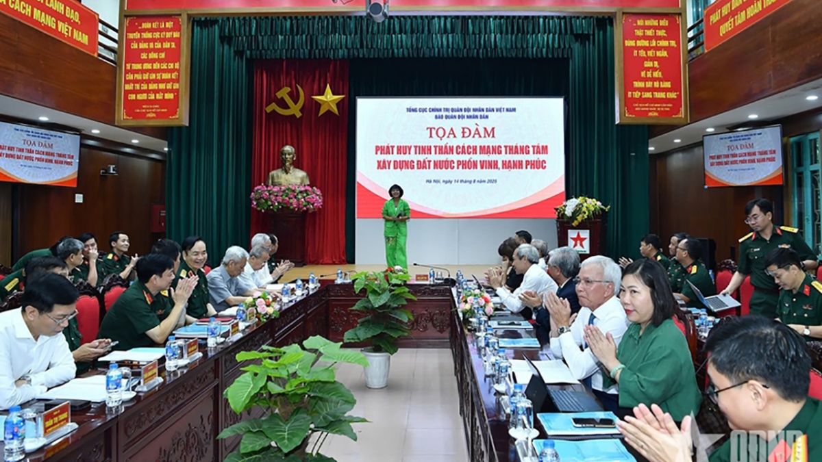 Quang cảnh toạ đàm. Ảnh báo QĐND.