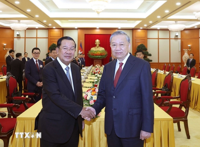 Tổng Bí thư Tô Lâm tiếp Chủ tịch Đảng Nhân dân Campuchia, Chủ tịch Thượng viện Campuchia Hun Sen.
(Ảnh: TTXVN)