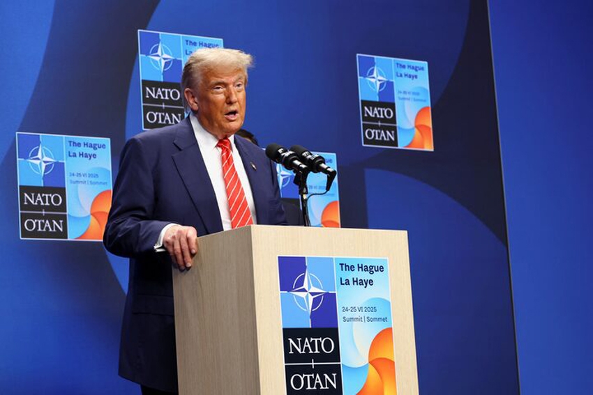 Tổng thống Trump tại một cuộc họp của NATO. Ảnh: Reuters.