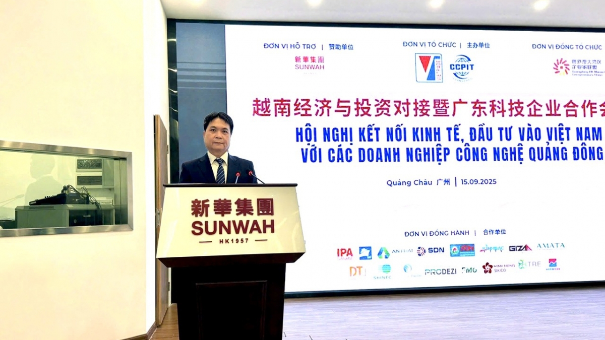 Tổng Lãnh sự Nguyễn Việt Dũng phát biểu khai mạc hội nghị. Ảnh do TLSQ Việt Nam tại Quảng Châu cung cấp